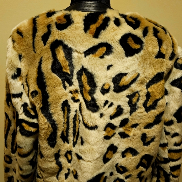 Faux fur animal print jacket - Picture 6 of 15